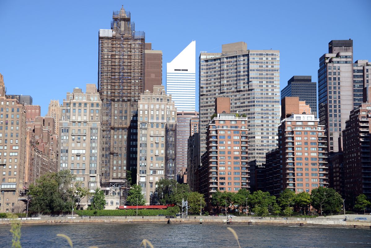 27 New York City Roosevelt Island Manhattan With River House, Citicorp Center, River Tower, Black 919 Third Avenue, St James Tower